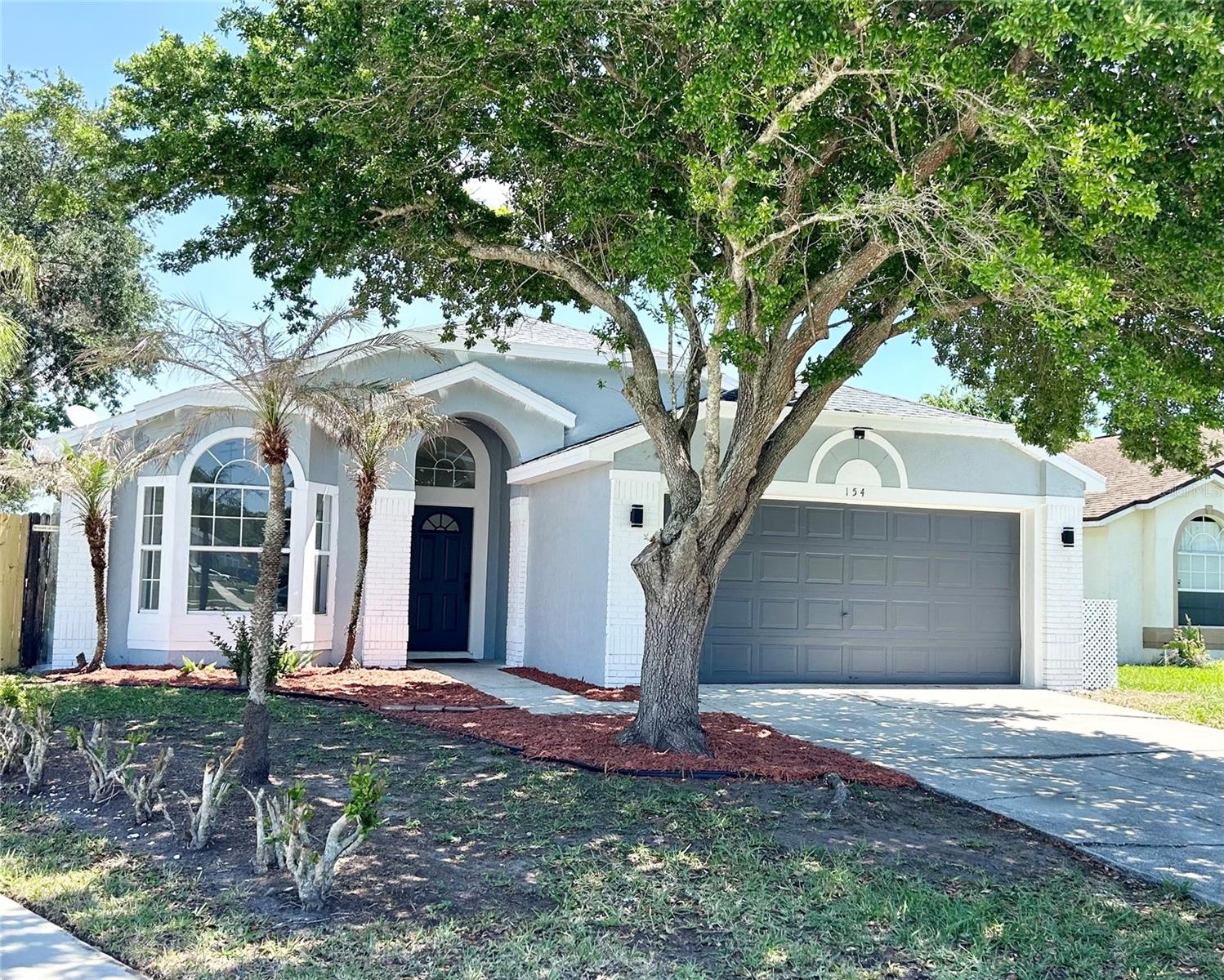 154 Woodbury Pines Circle