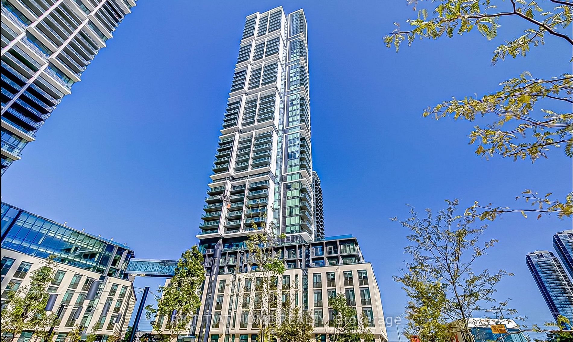 7890 Jane St 5207