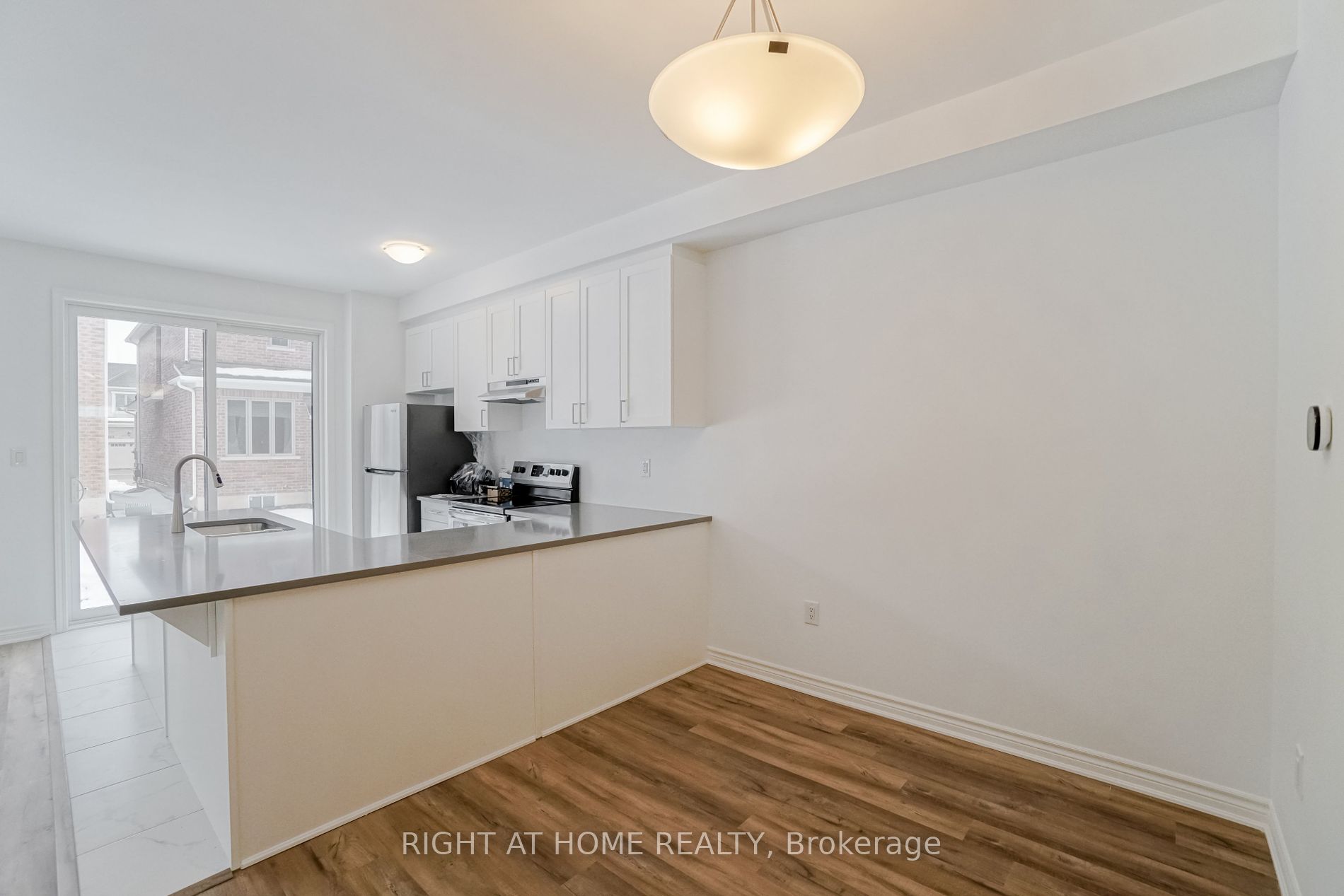 1263 Dias Landing Line