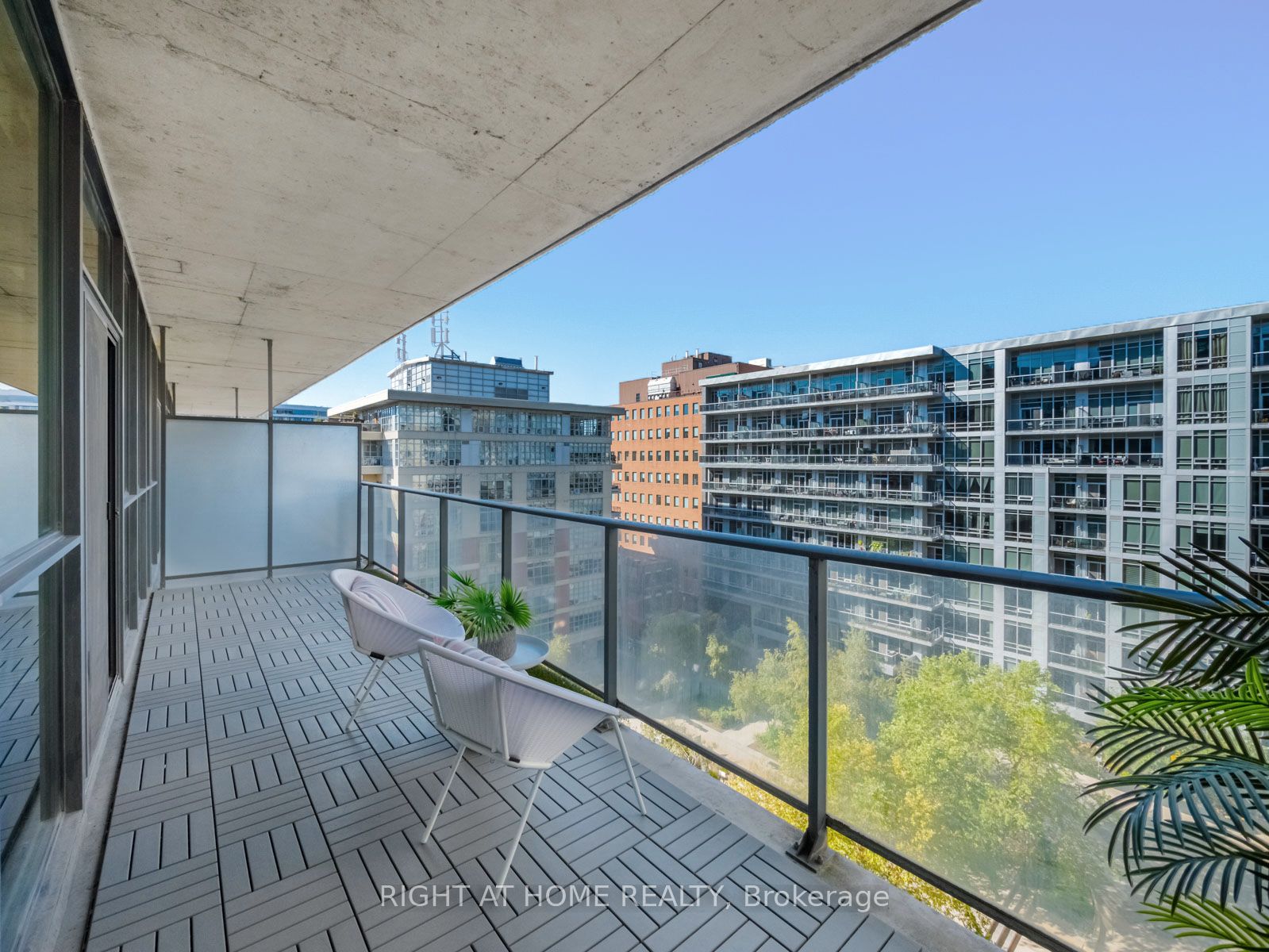 478 W King St 815