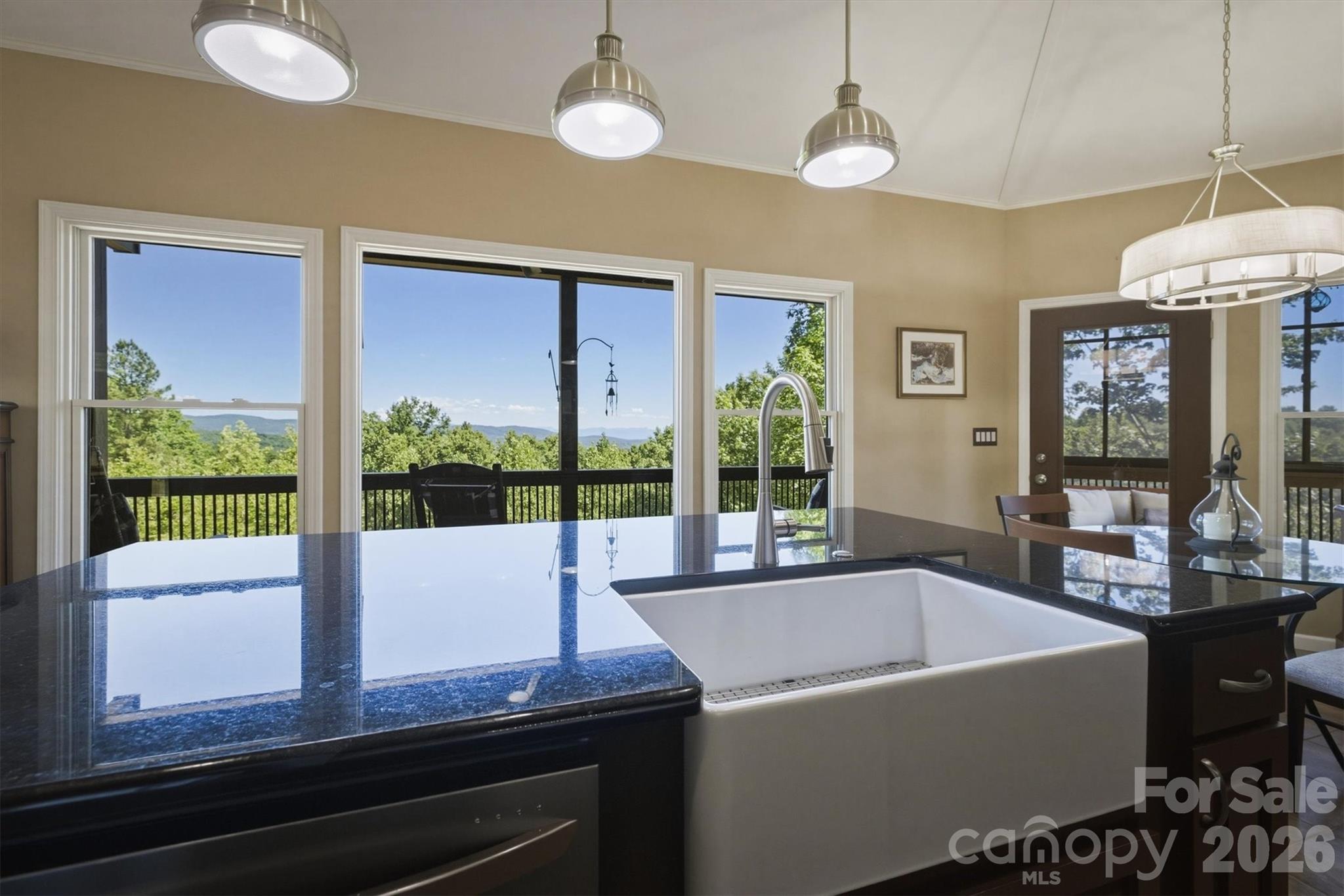 315 Lakeview Trail