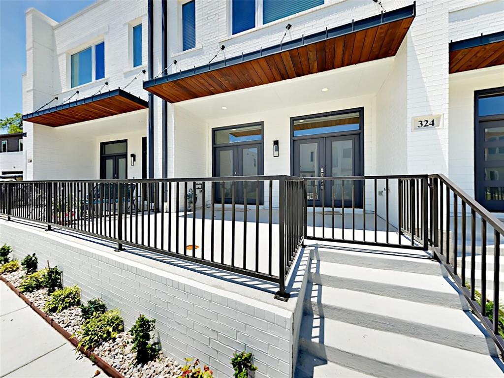 Chic townhome allows for a sophisticated, lock and leave lifestyle. Conveniently located near downtown Fort Worth, Trinity Trails, Cultural District, upscale W 7th entertainment and Linwood Park. Featuring a light-filled open floor plan, gourmet kitchen, luxurious master suite, wood floors, walk-in closets and large garage. Downstairs, french doors open up to a spacious, front patio that's perfect for entertaining.