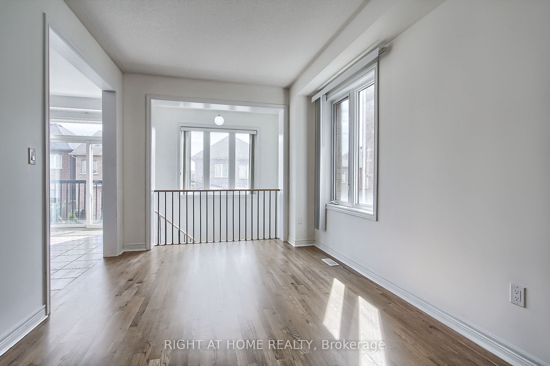 63 Paper Mills Cres