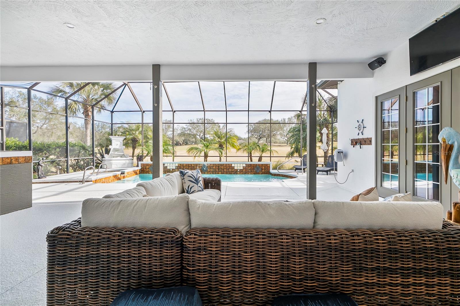 15 S Waterview Drive