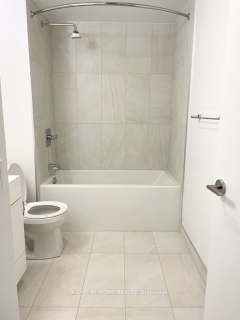 30 Samuel Wood Way 208