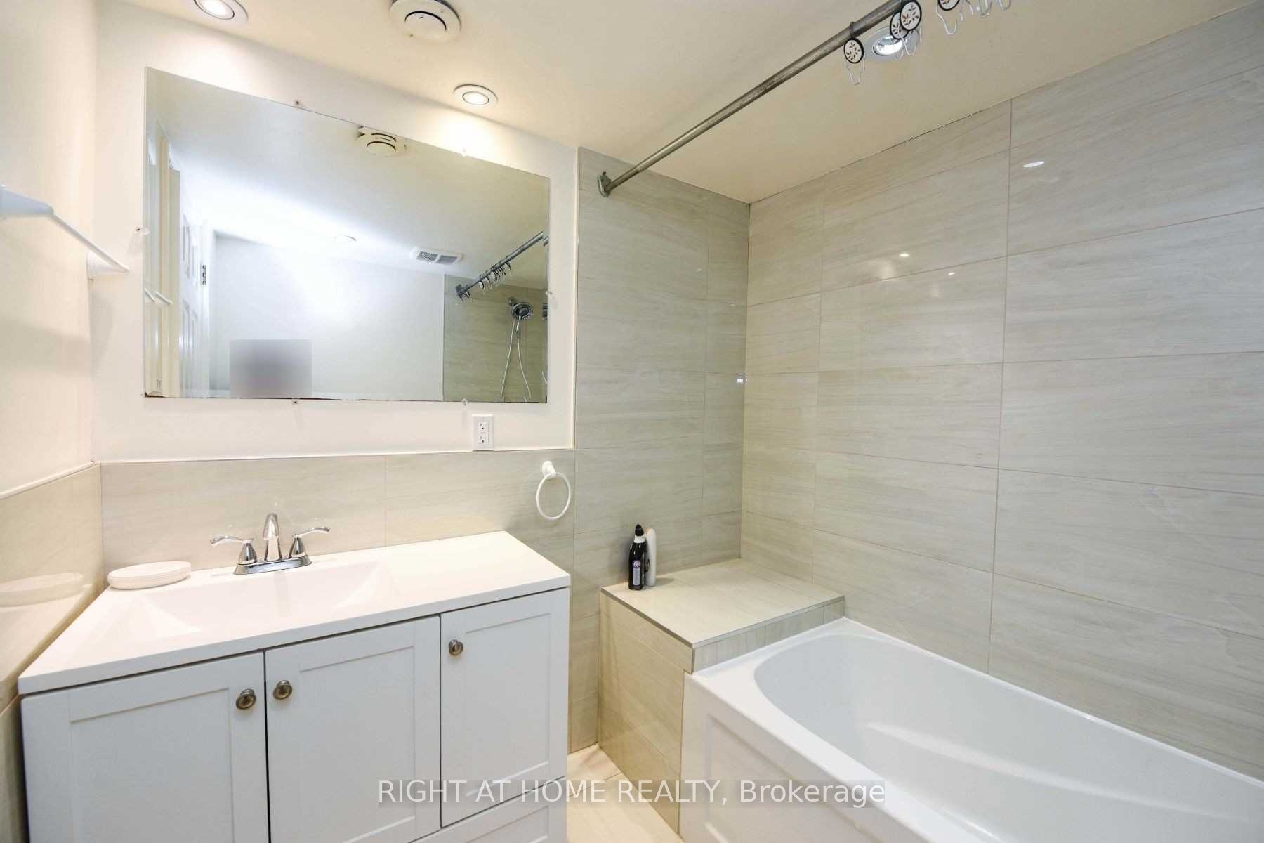 31 Griggsden Ave Lower