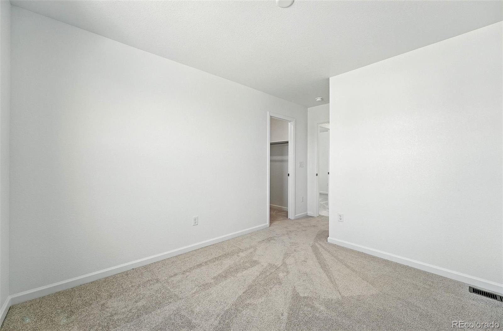 2102 Wagon Wheel Aly