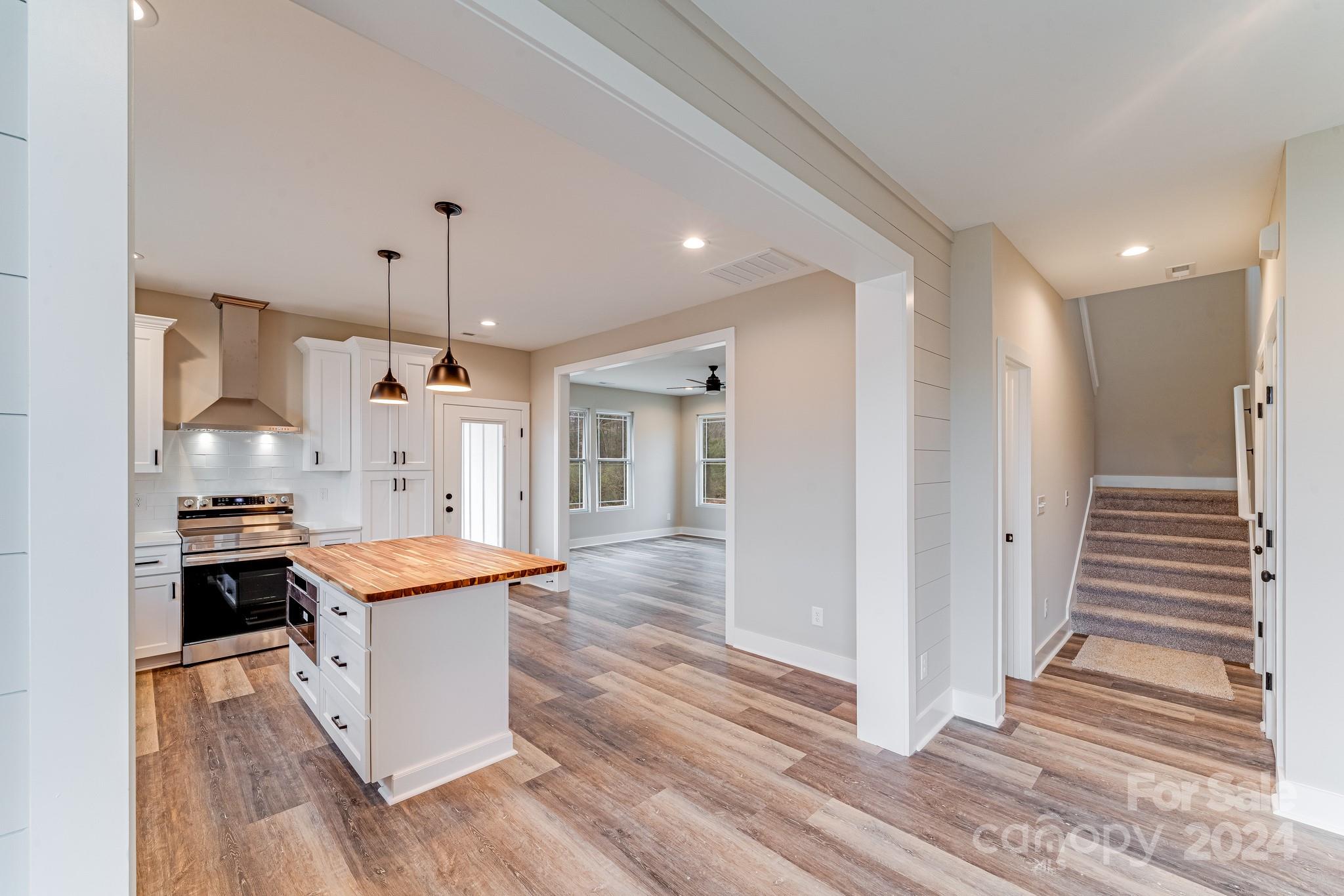 27687 Taylor Lane