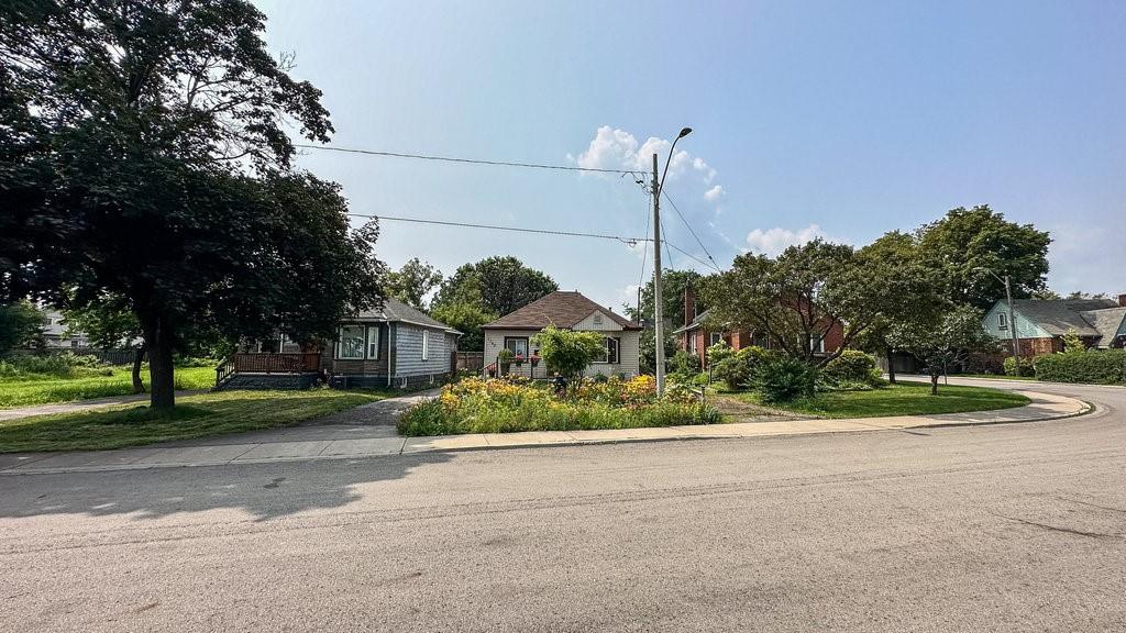 1138 LEASIDE Road