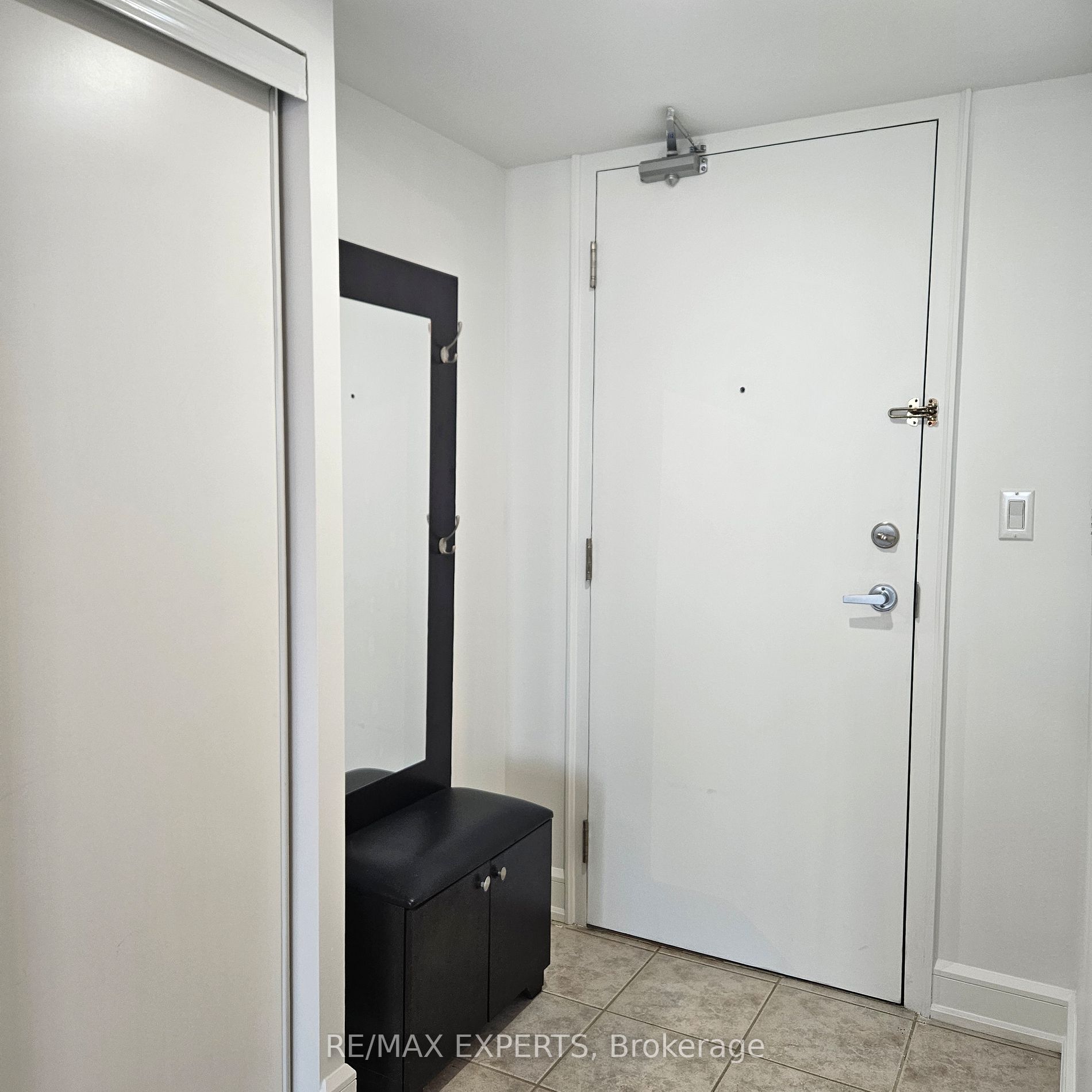 200 Manitoba St 426