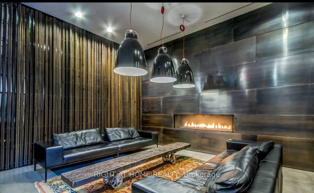 5 St Joseph St 608