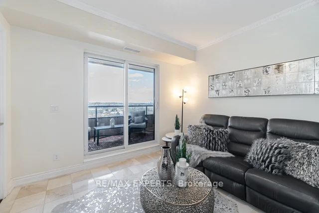 9255 Jane St 809
