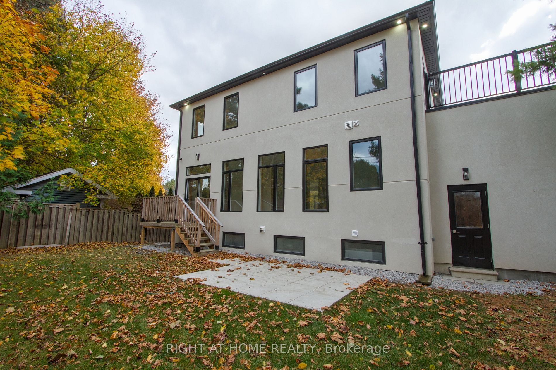 133 Roxborough Rd Main