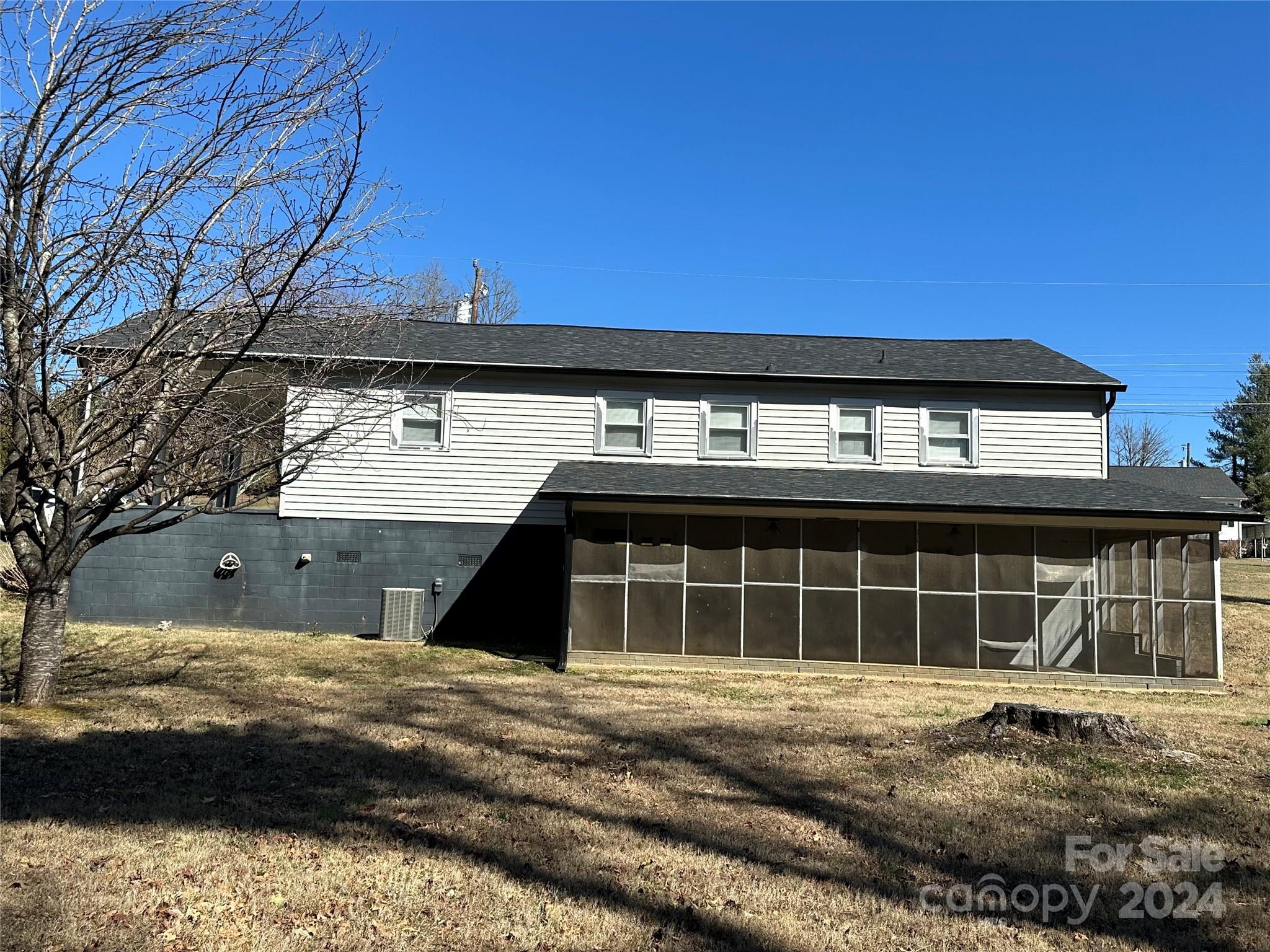 1922 Locust Place
