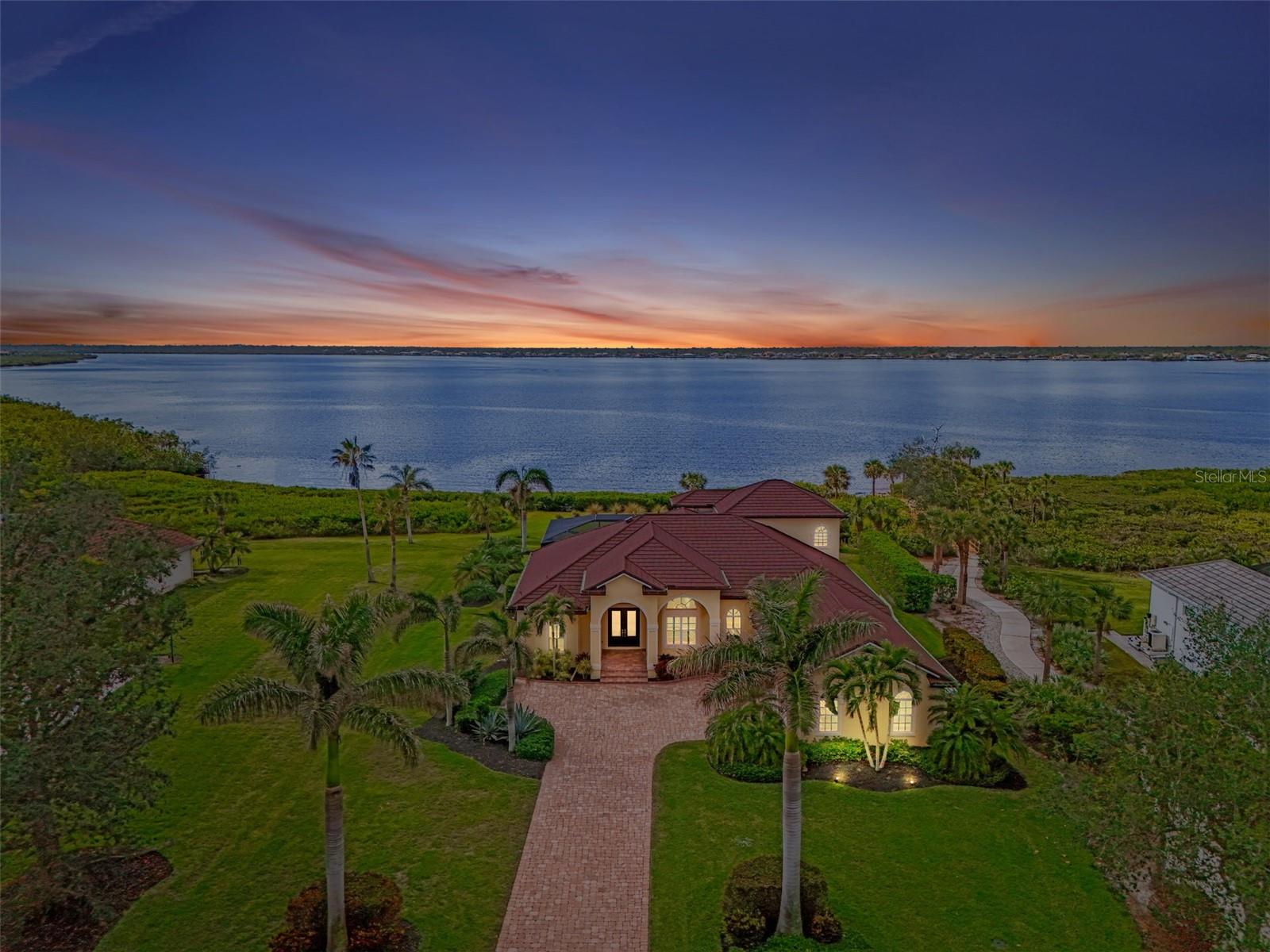 3111 Rivershore Lane
