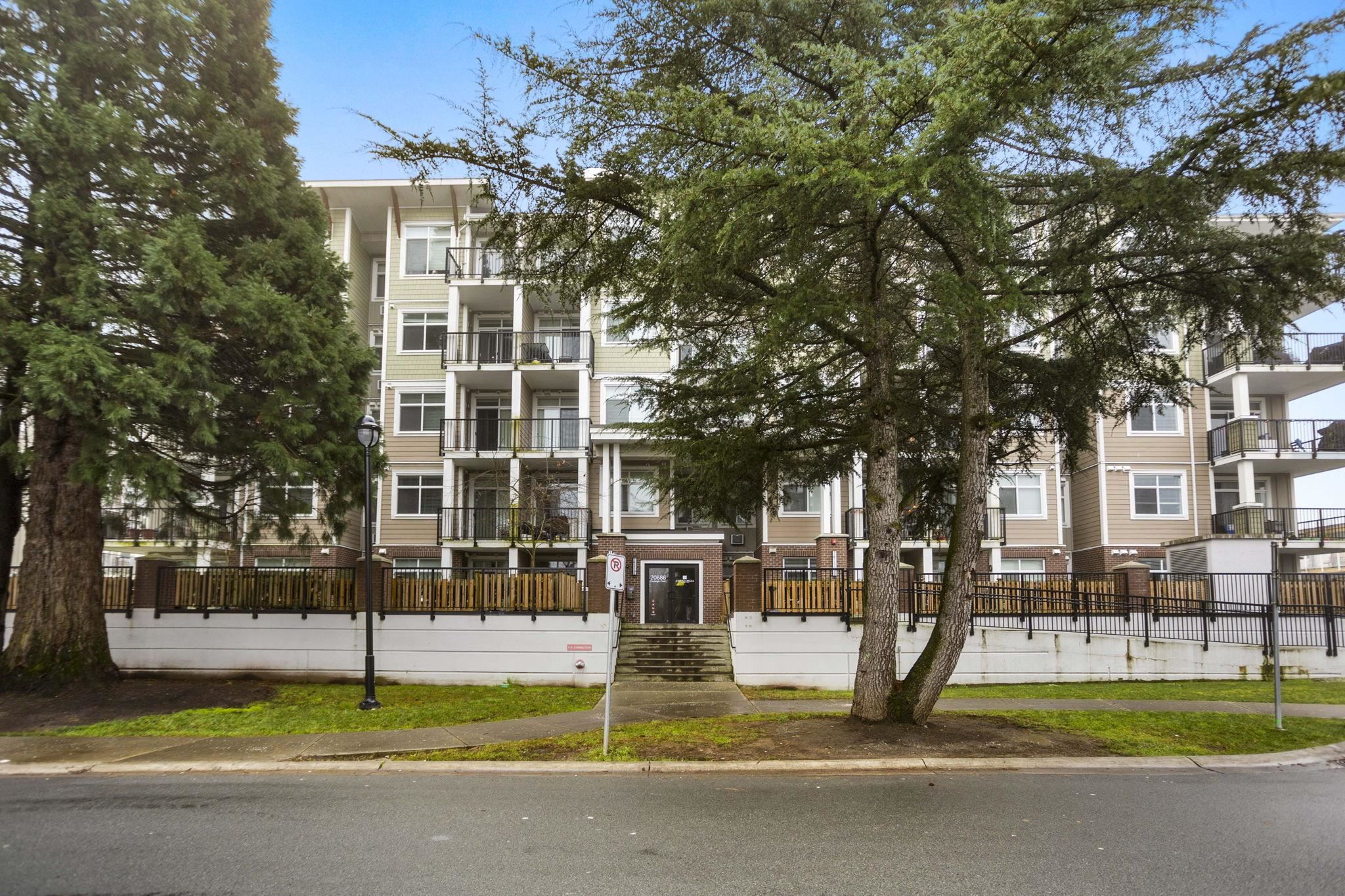 20686 Eastleigh Crescent 207