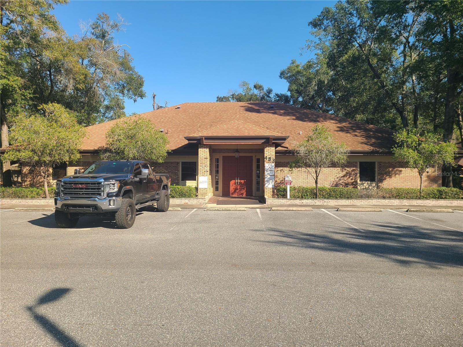 This building is a great opportunity to be in the middle of town for a great price. The building is a blank slate with an open floor plan in the middle of building and great for call centers basically anything.