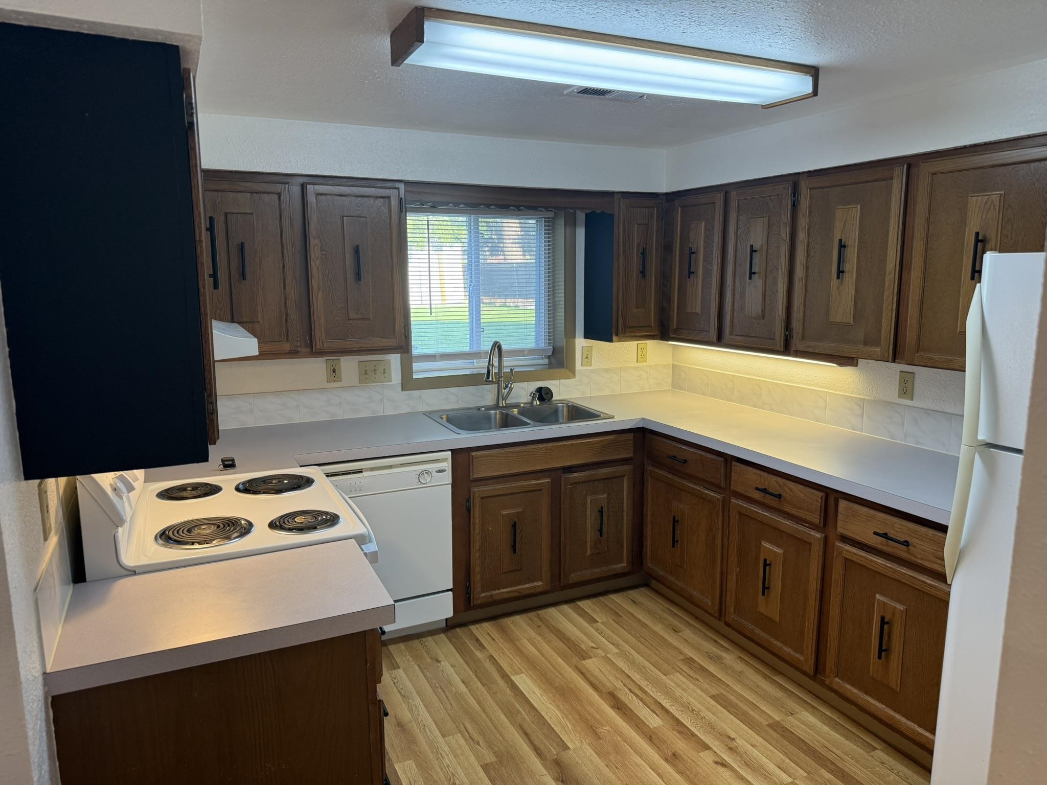 920-922 N Locust Rd