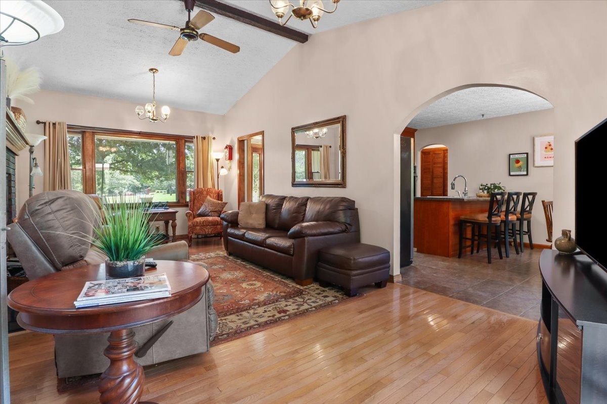 3438 Highway 13 N