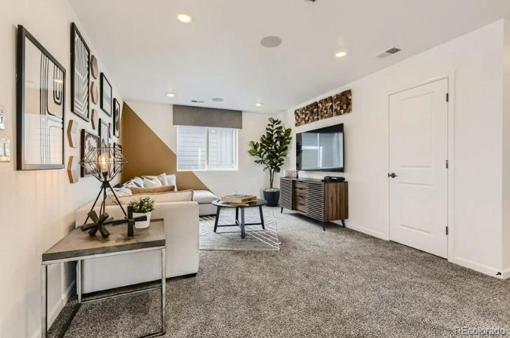 8940 Whiteclover Street