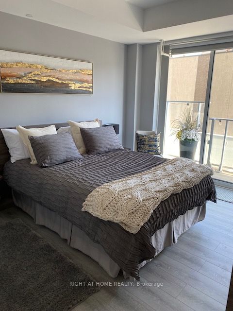 200 W Bloor St 1704