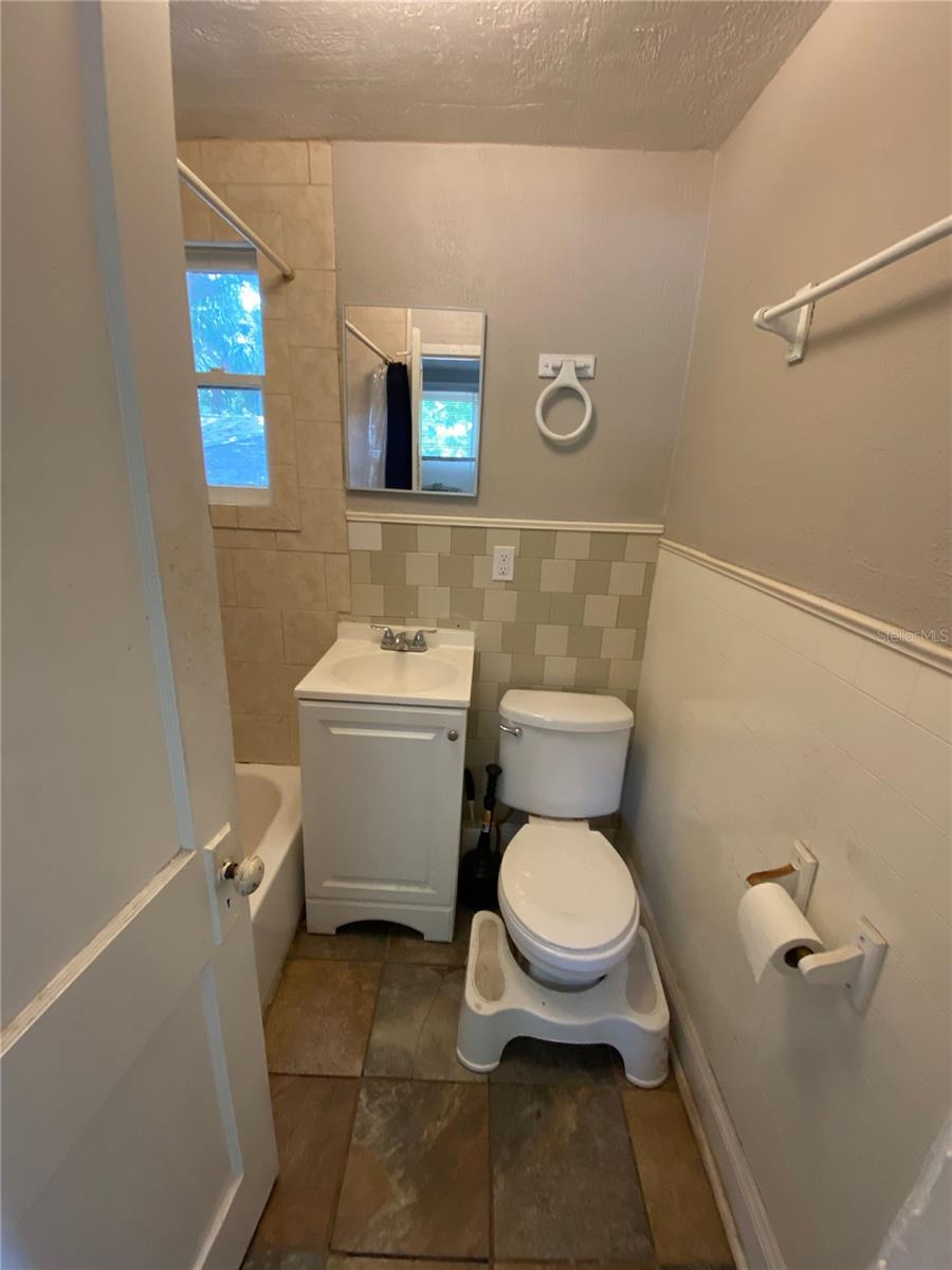 2235 Florida Avenue S