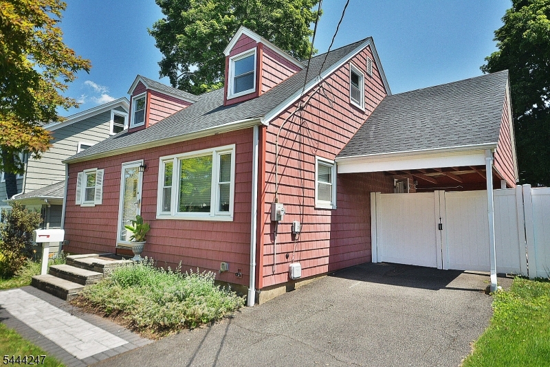 22 Center St