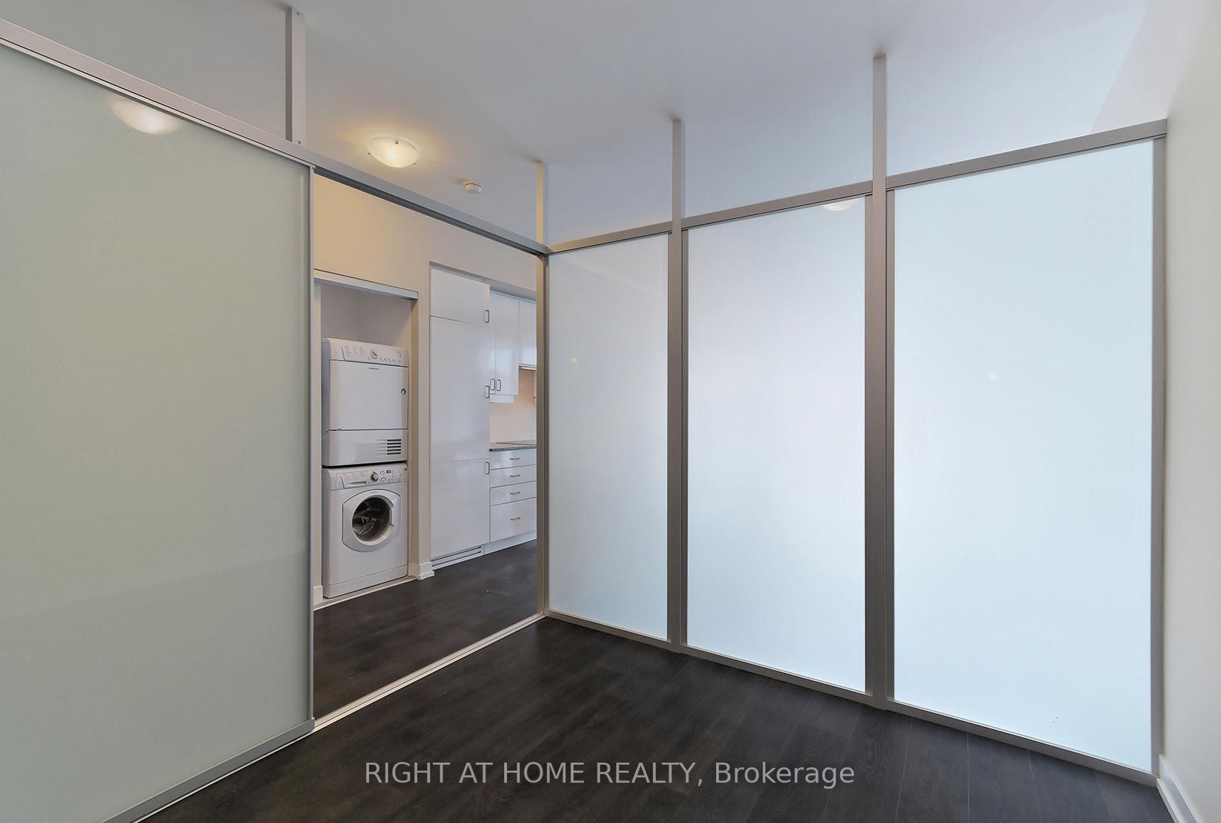 426 University Ave 3207