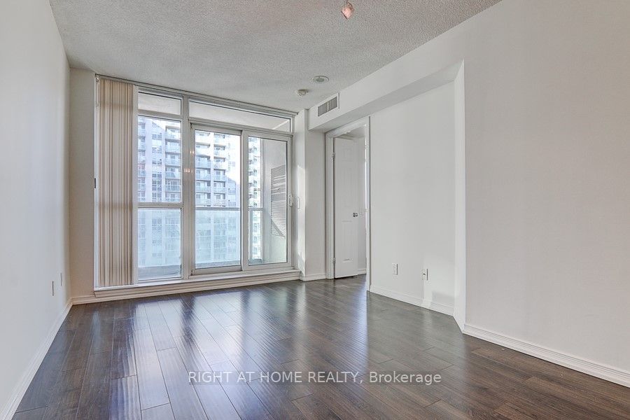 28 Harrison Garden Blvd 2110