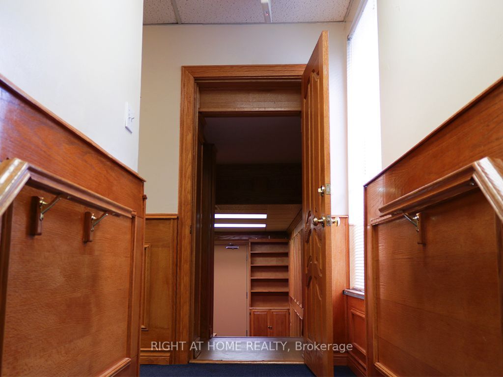 10 Harlech Crt 1