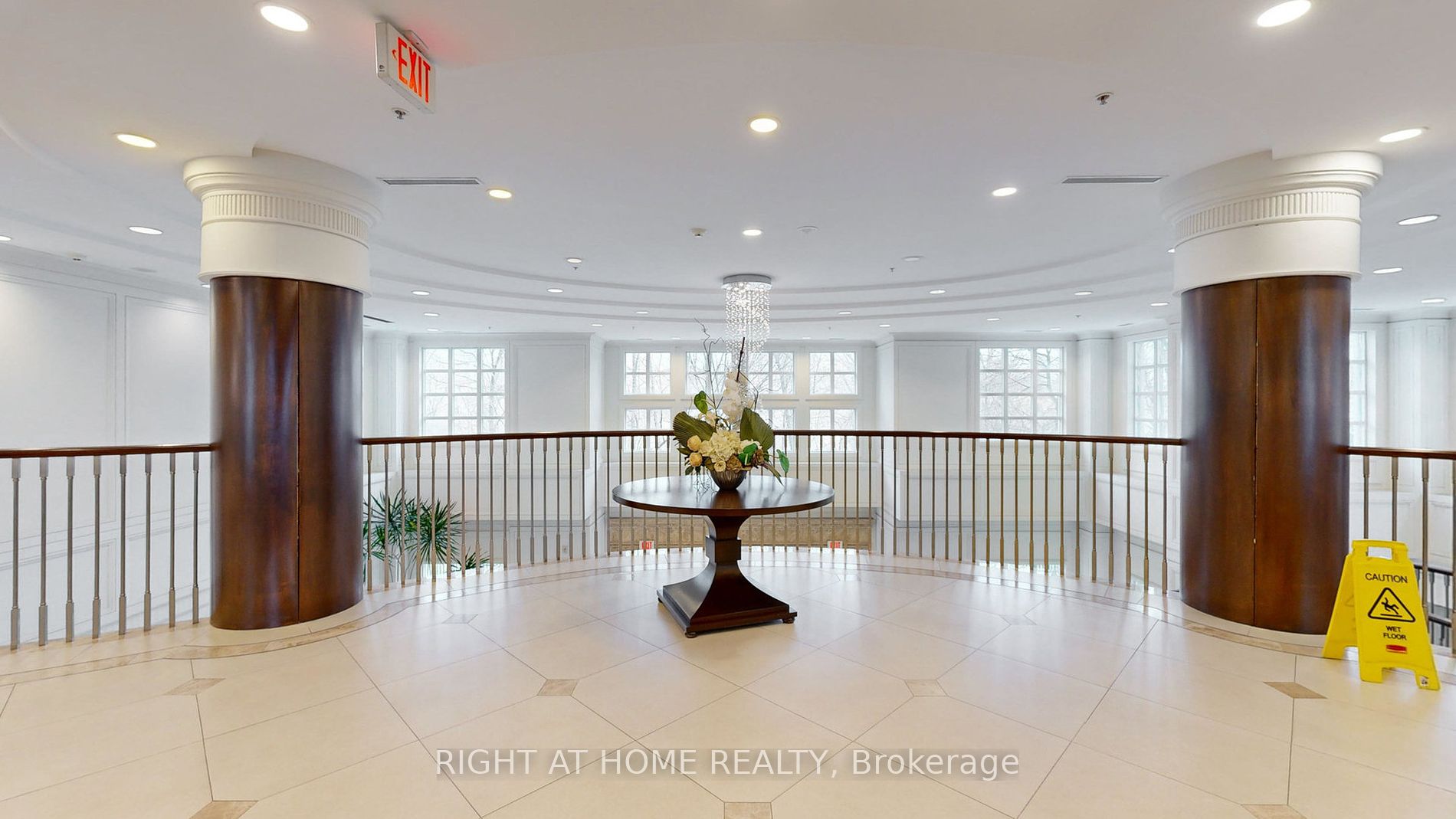 10 Bloorview Pl 1706