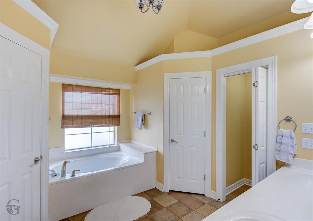 5861 Bluebonnett Drive
