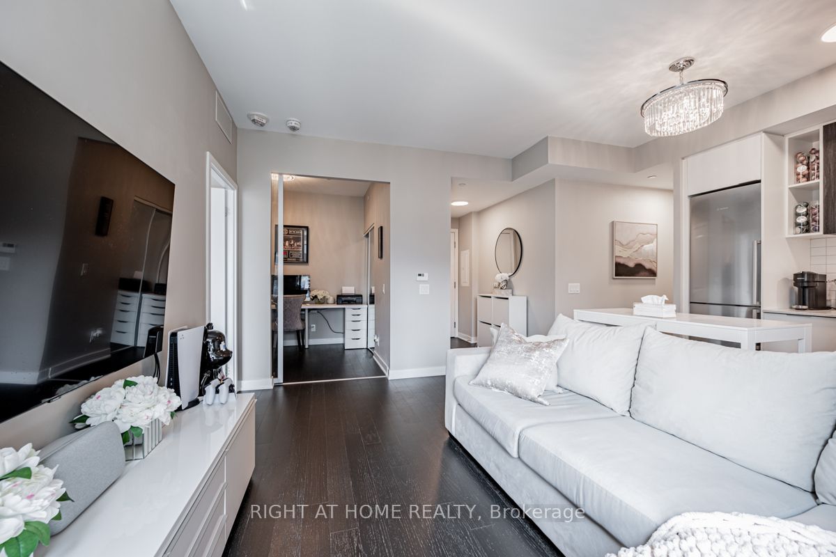 120 Parliament St 405