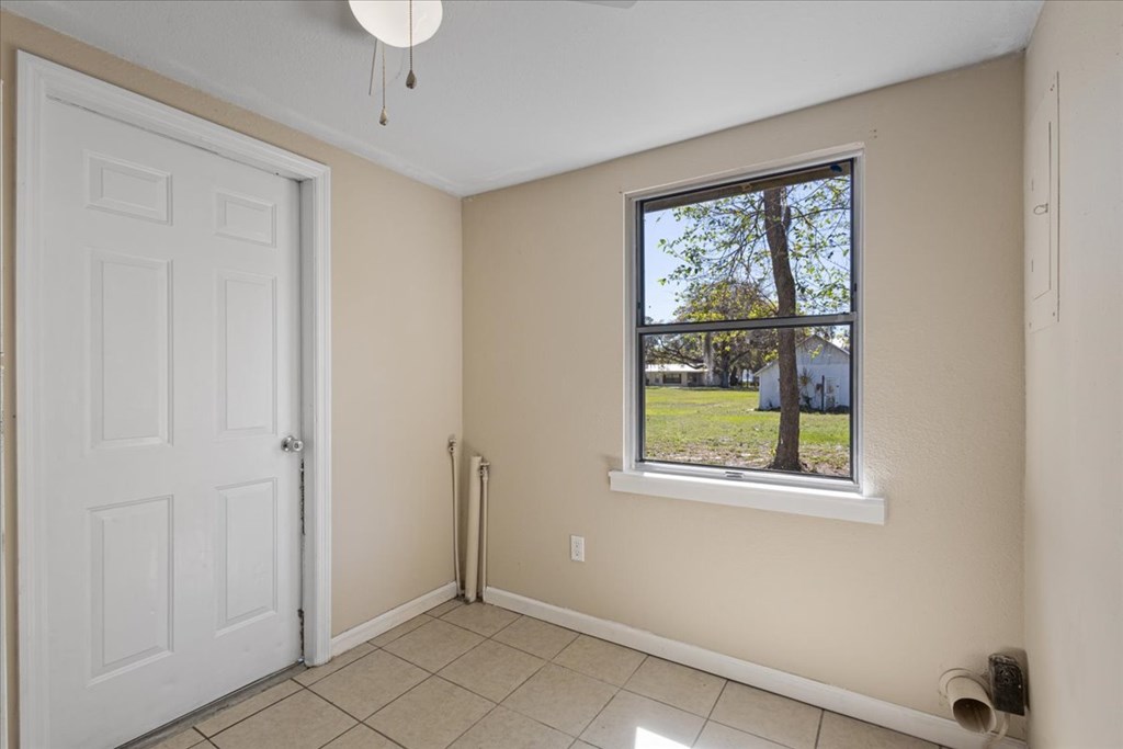 102 NE 138th St