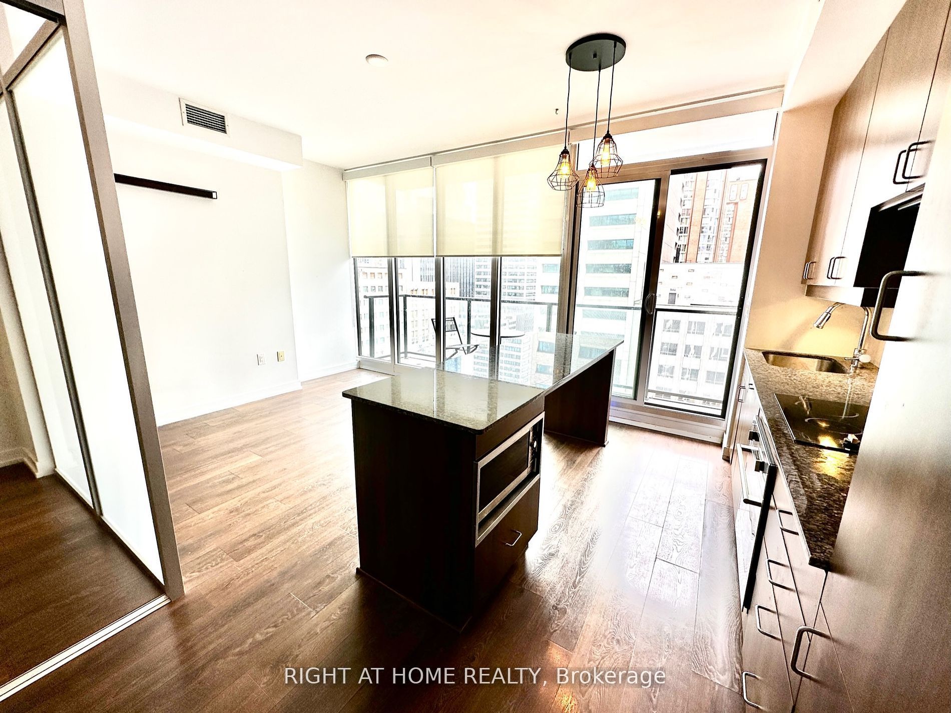 426 University Ave 1010