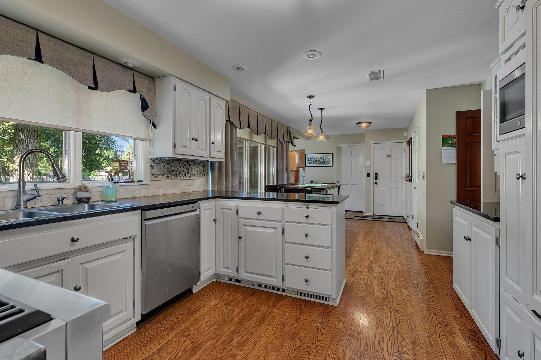 2021 Hillcrest Drive