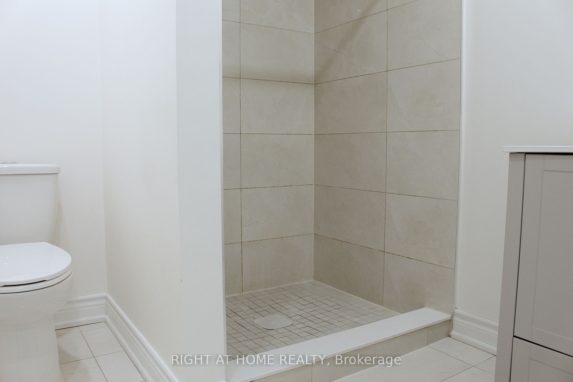 32 Clydesdale Dr Basement