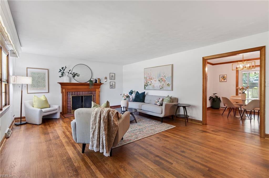 2 Larchmont Crescent