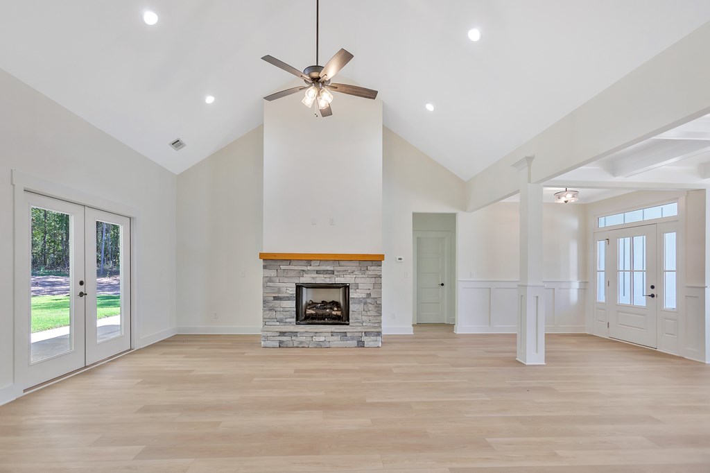 304 Abercrombie Point