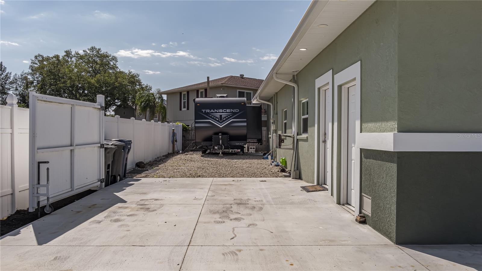 5318 Palmetto Point Drive