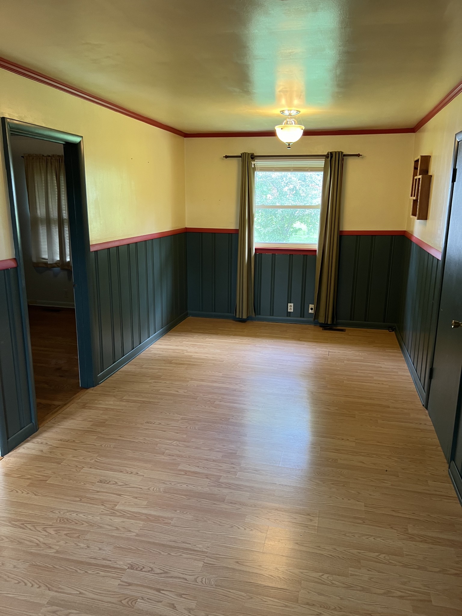 350 Lagoon Dr