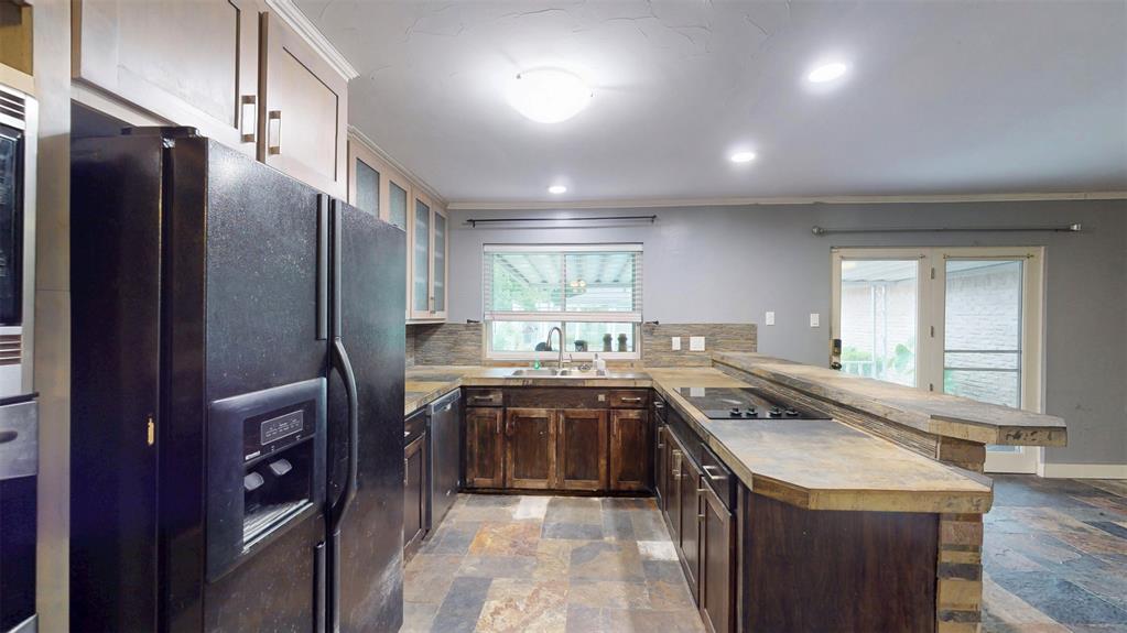 113 E Avenue C