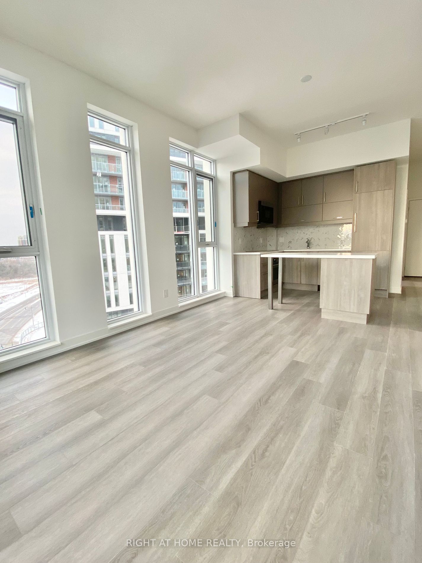 8119 Birchmount Rd 1027