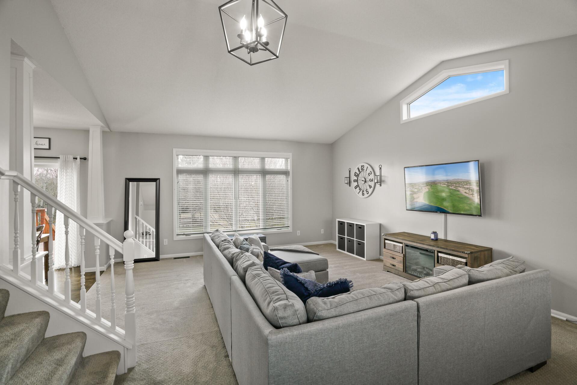 4967 Kaiser Avenue NE