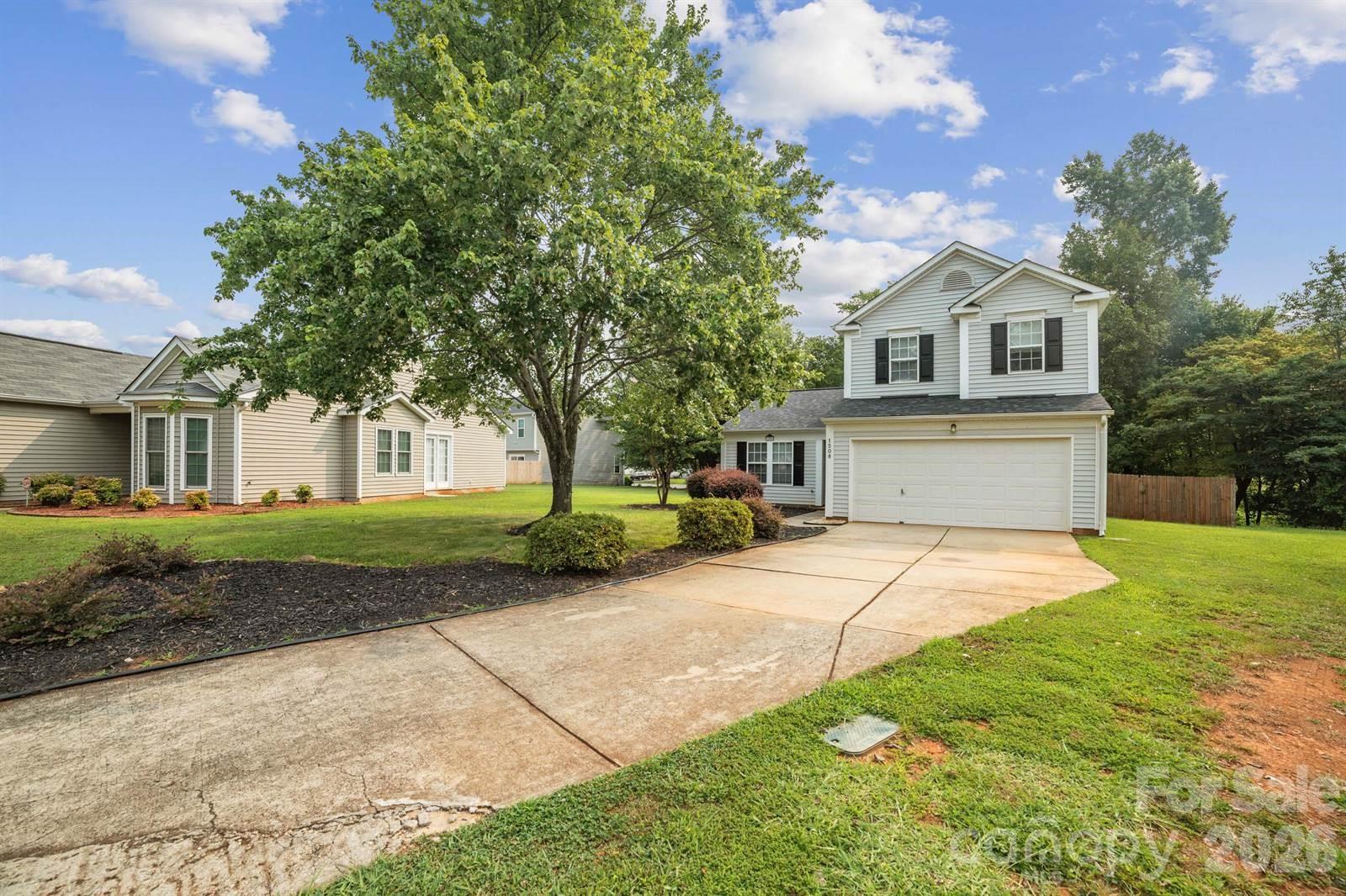 Cute Oakdale Green 3 bedroom/2.5 bath home situated in a cul-de-sac just hit the market in Charlotte!! MUST SEE, MOVE IN READY with fenced back yard. Located in a quaint community, minutes from 485, shopping, the Whitewater Center and uptown Charlotte. Conveniently located to everything!! It won't last long. Call to schedule an appointment today!! As you step inside, you'll be greeted by a warm and inviting atmosphere. The first floor presents a cozy living room, a formal dining room, an eat-in kitchen with tons of natural light, and a gathering room featuring a delightful gas fireplace. Primary bedroom with vaulted ceiling and walk in closet Prepare to be amazed by the expansive fenced-in backyard, offering both privacy and room for various outdoor activities. A deck and a screened-in porch enhance the entertainment possibilities, allowing you to host gatherings, simply unwind while immersing yourself in the beauty of nature or to relax.