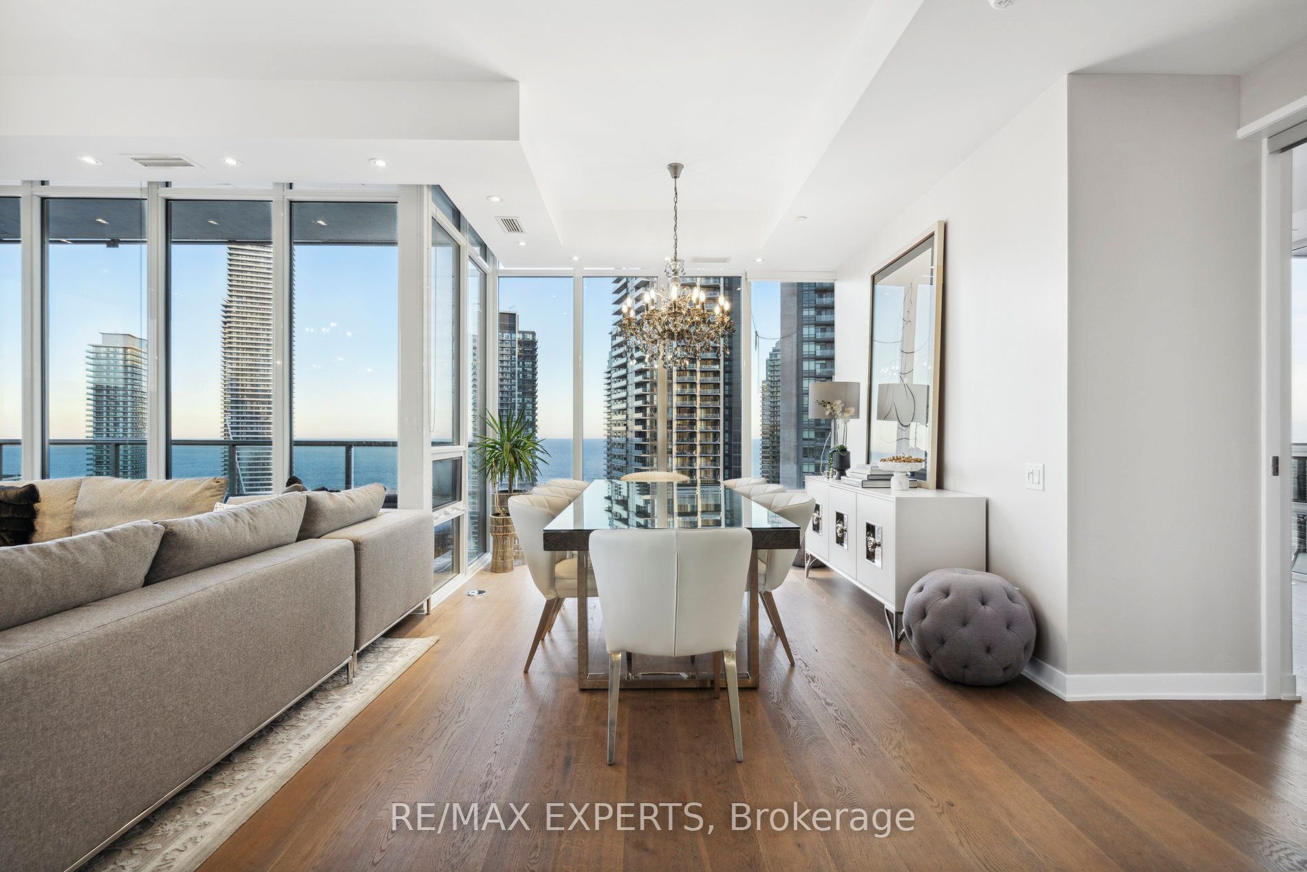 90 Park Lawn Rd PH-3007