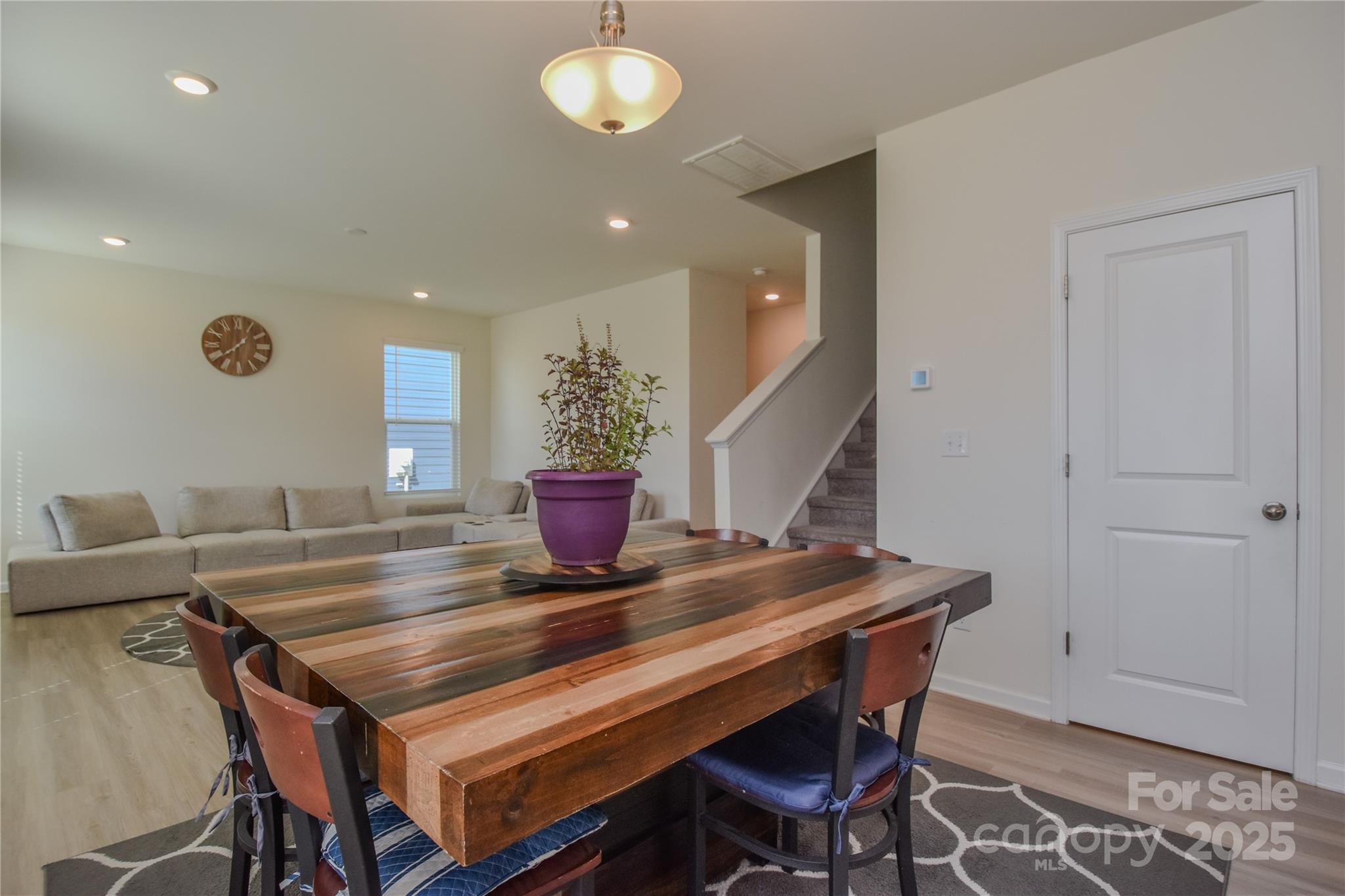 139 W Neel Ranch Road