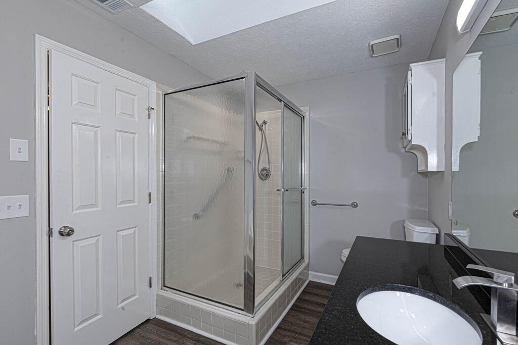 3 North Theri Ct