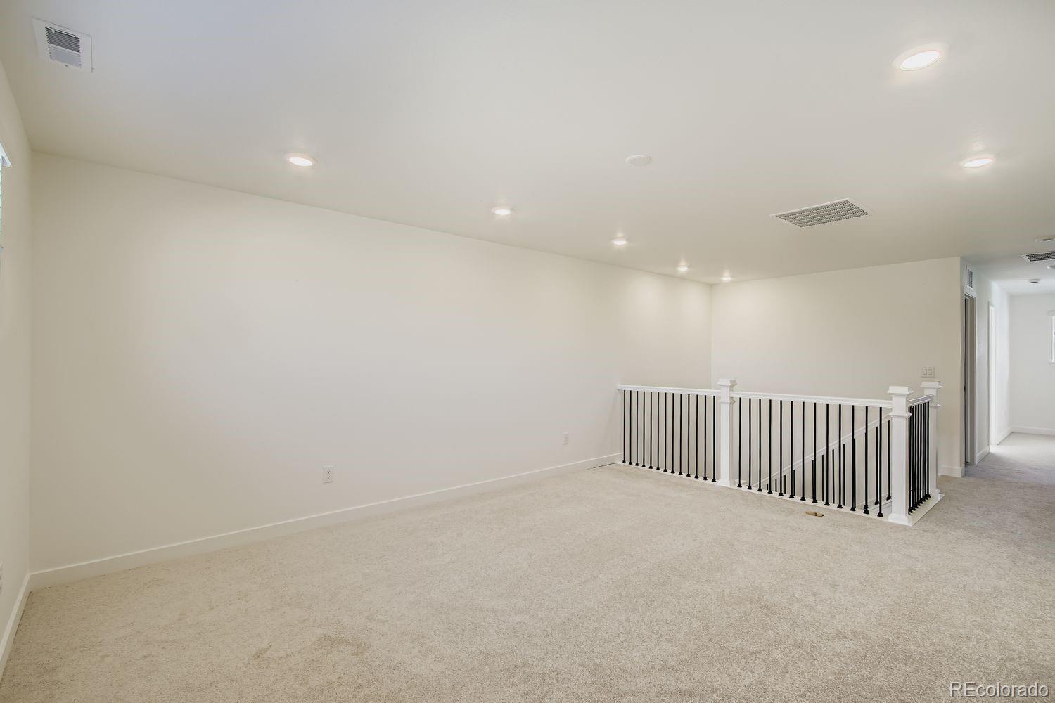 2946 S Quaker Street