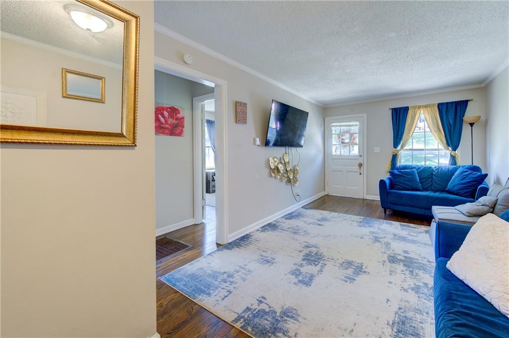 5519 NW Meadowvale Drive